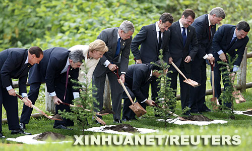 李云泽同法国央行行长兼法国审慎监管与处置局主席德加洛共同出席中法金融界圆桌会