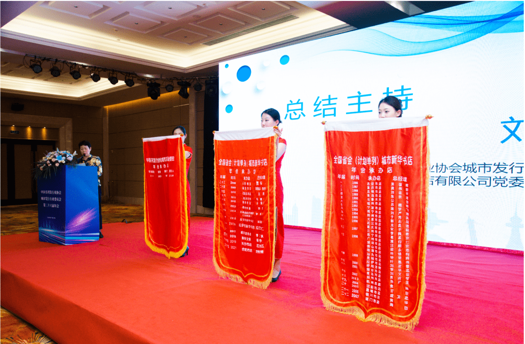 遭遇多重困境 光伏产业强化自律谋求破局