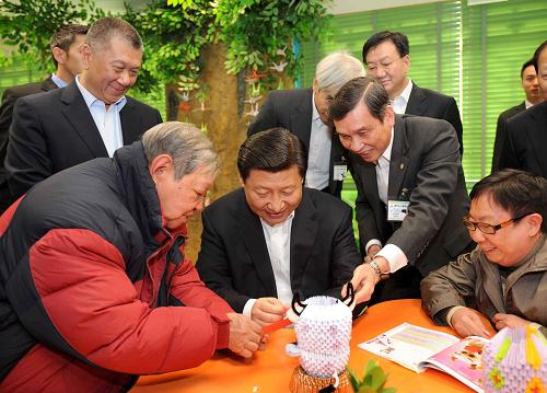 习近平会见澳门特别行政区新任行政、立法、司法机构负责人