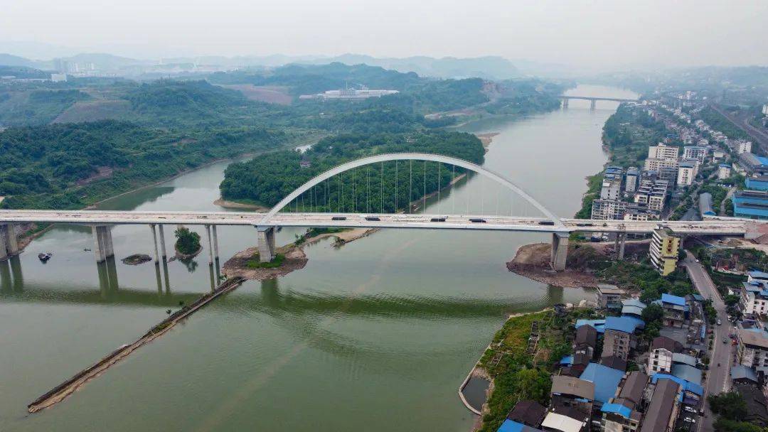 四川达州东部经济开发区铁路专用线开通运营