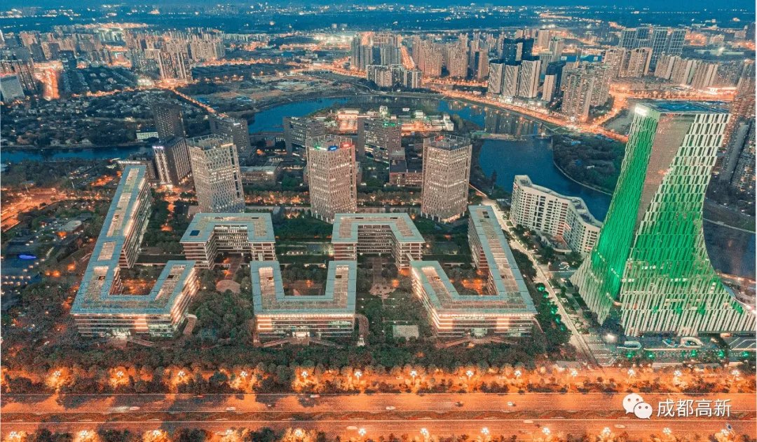 高校大模型产业发展与技术交流活动在成都高新区举行