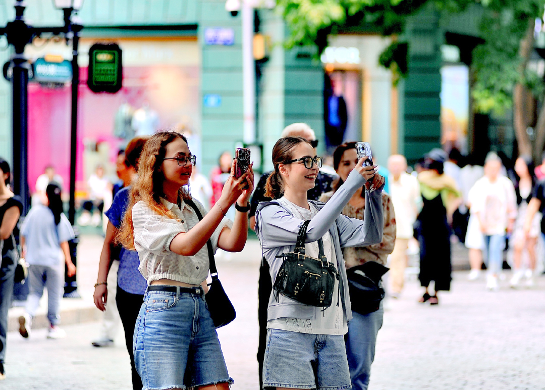 新华鲜报｜“China Travel”同比上升112.3%！来过，就会爱上