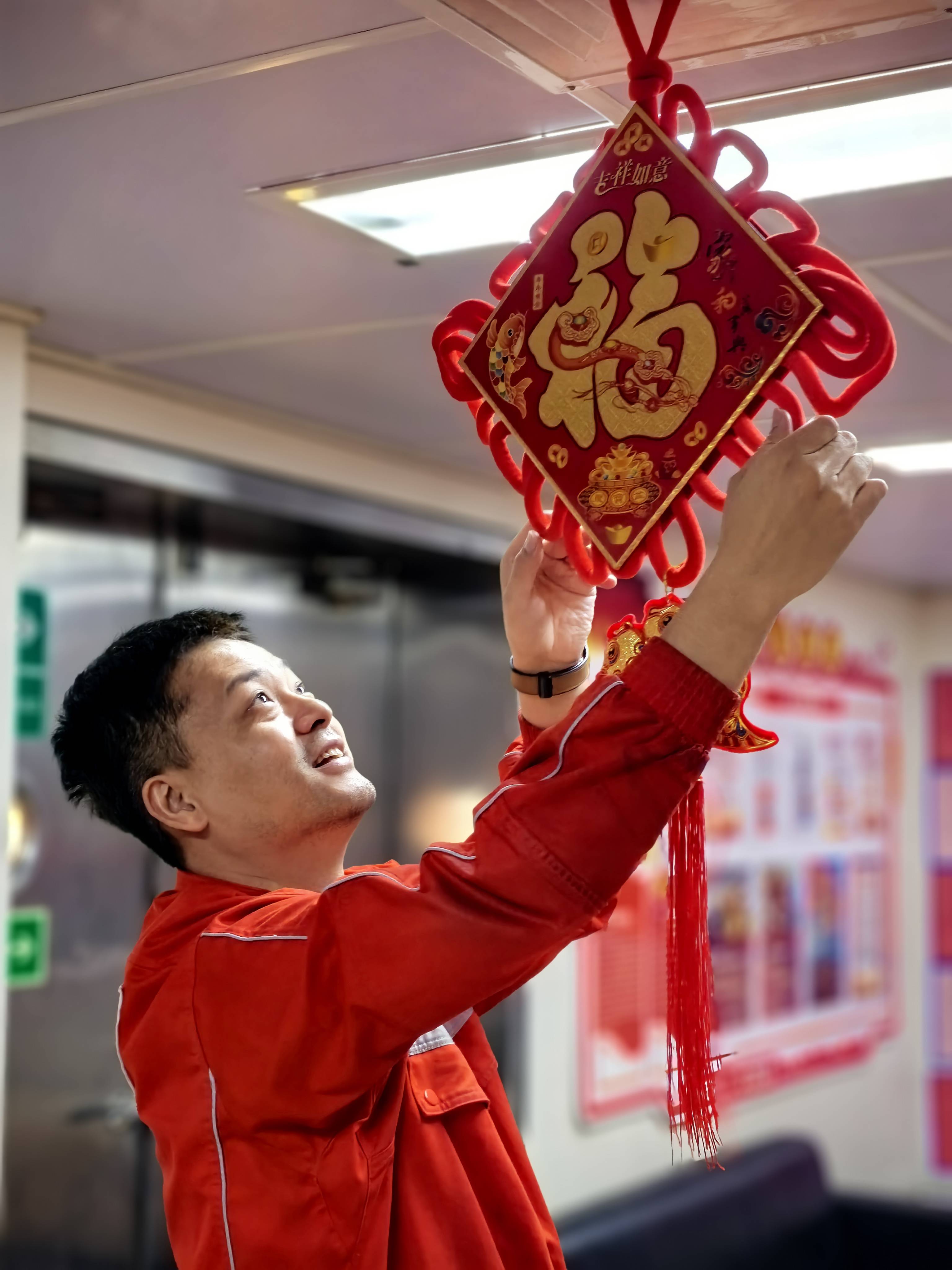 新春走基层丨烟花设计师：在夜空之上作画的人