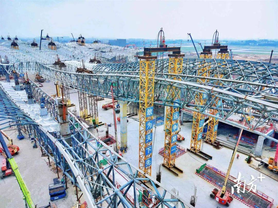 聚焦大湾区丨2024年粤港澳大湾区机场群旅客吞吐量突破2亿人次