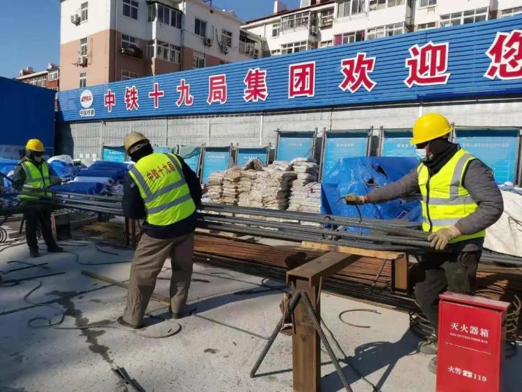 春节假期多地铁路工程建设“不停工”