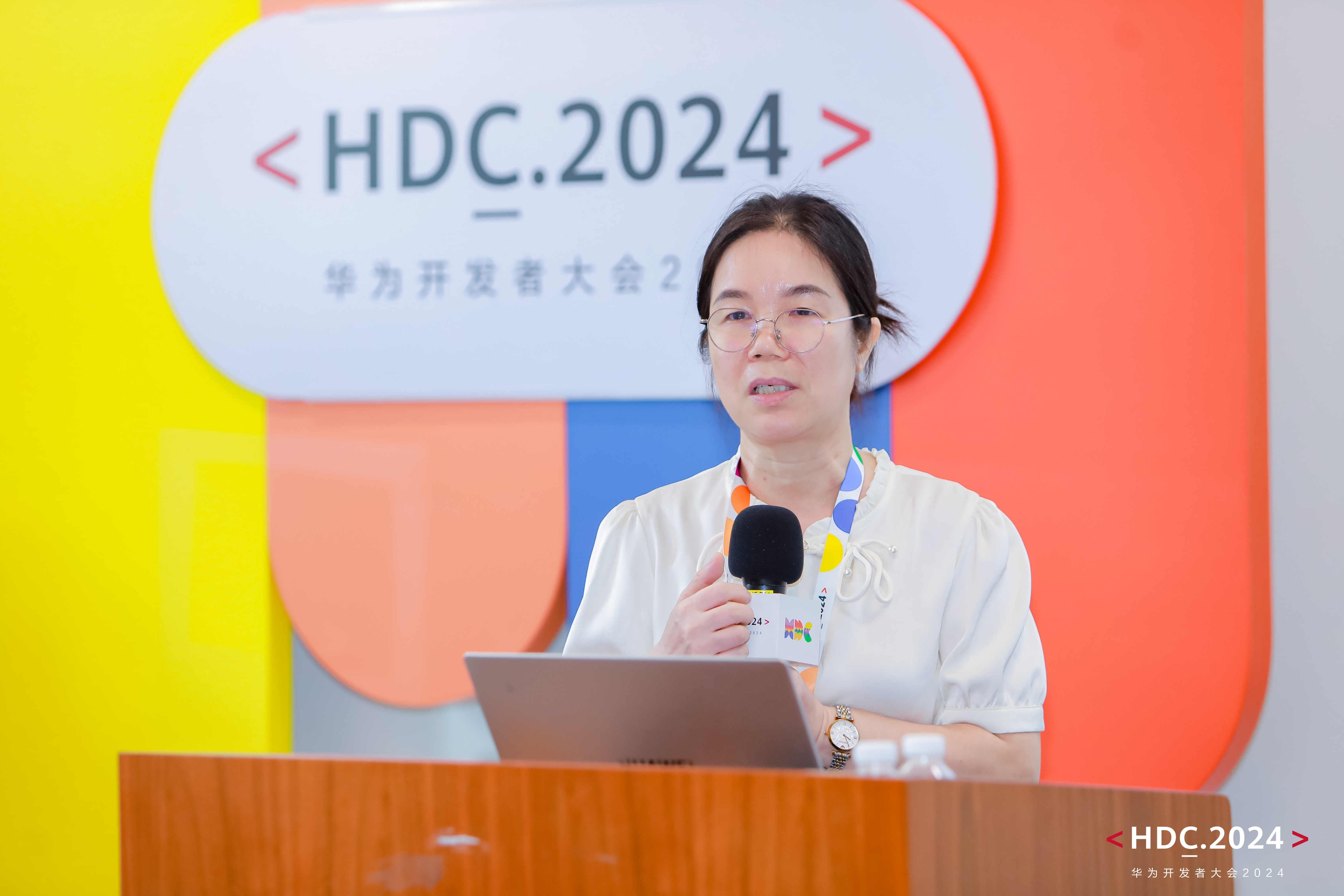 云从科技:显著提升华为昇腾一体机在PC端和端侧设备上的适配能力