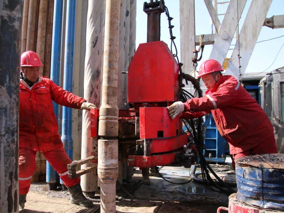 新华社权威快报|入地10910米！我国首口超万米科探井完钻 “深地”领域获重大突破