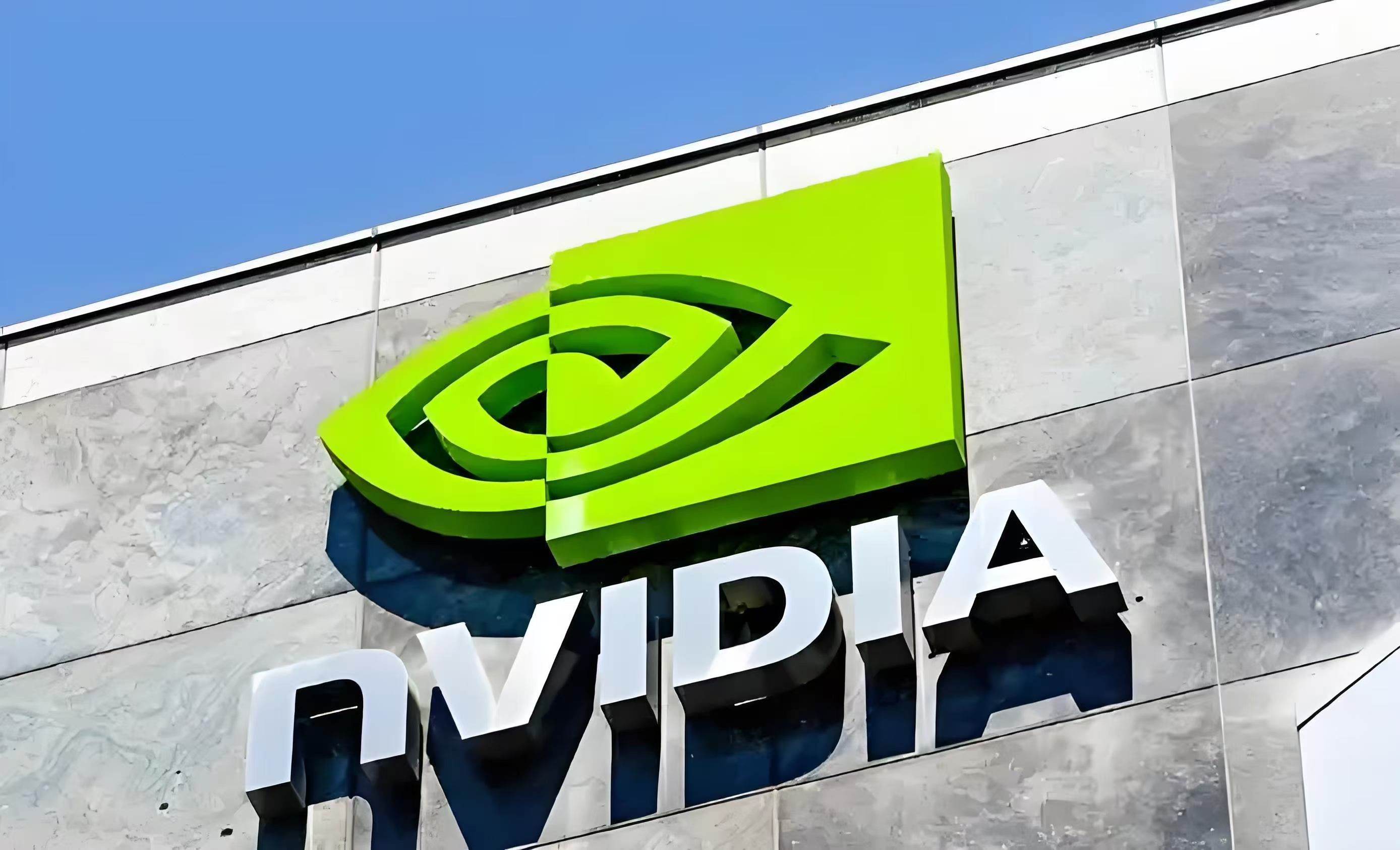 英伟达2025财年营收创新高