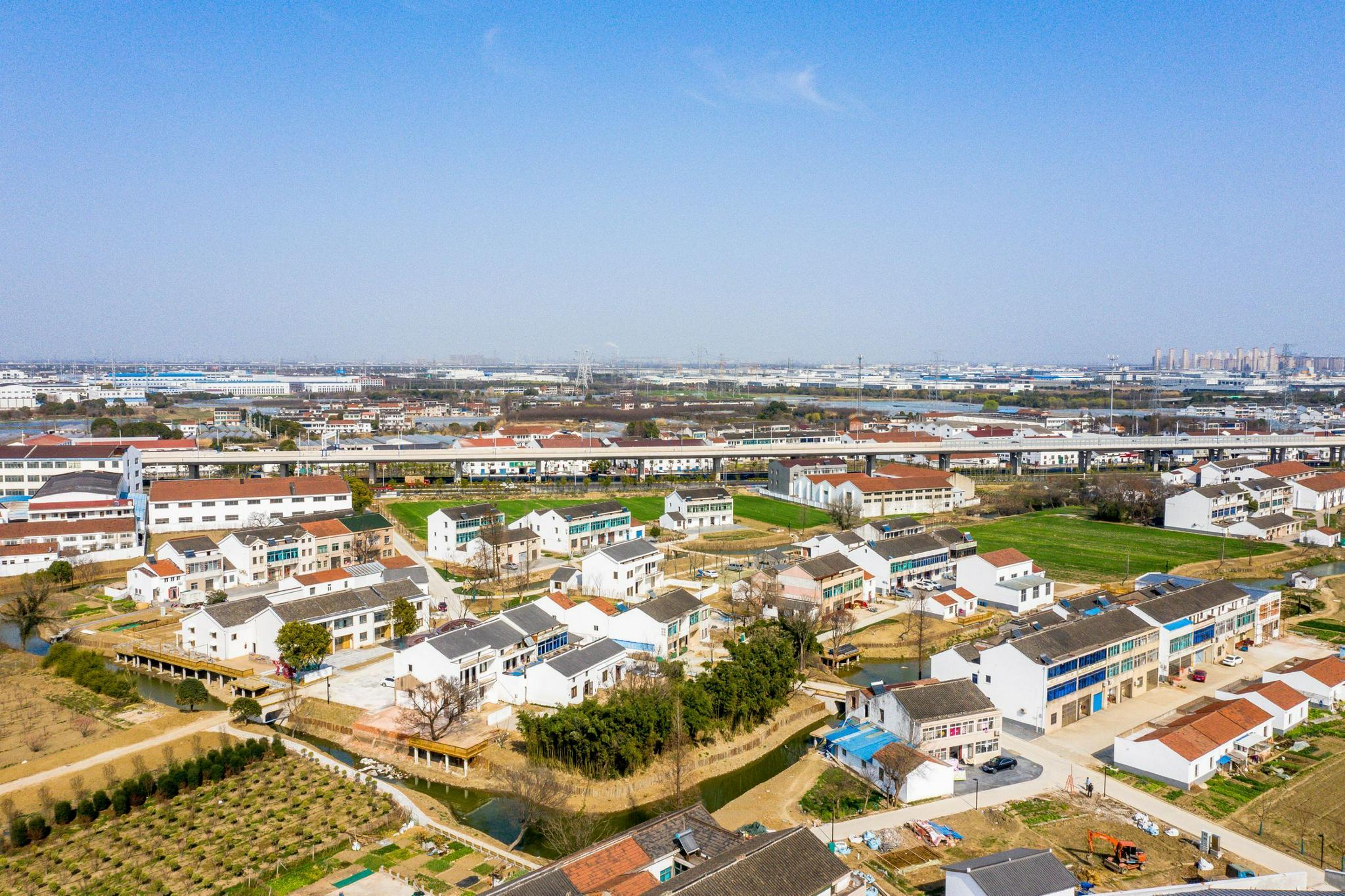 做优增量盘活存量 拓展发展新空间——各地各部门深入践行“五个必须统筹”述评之四