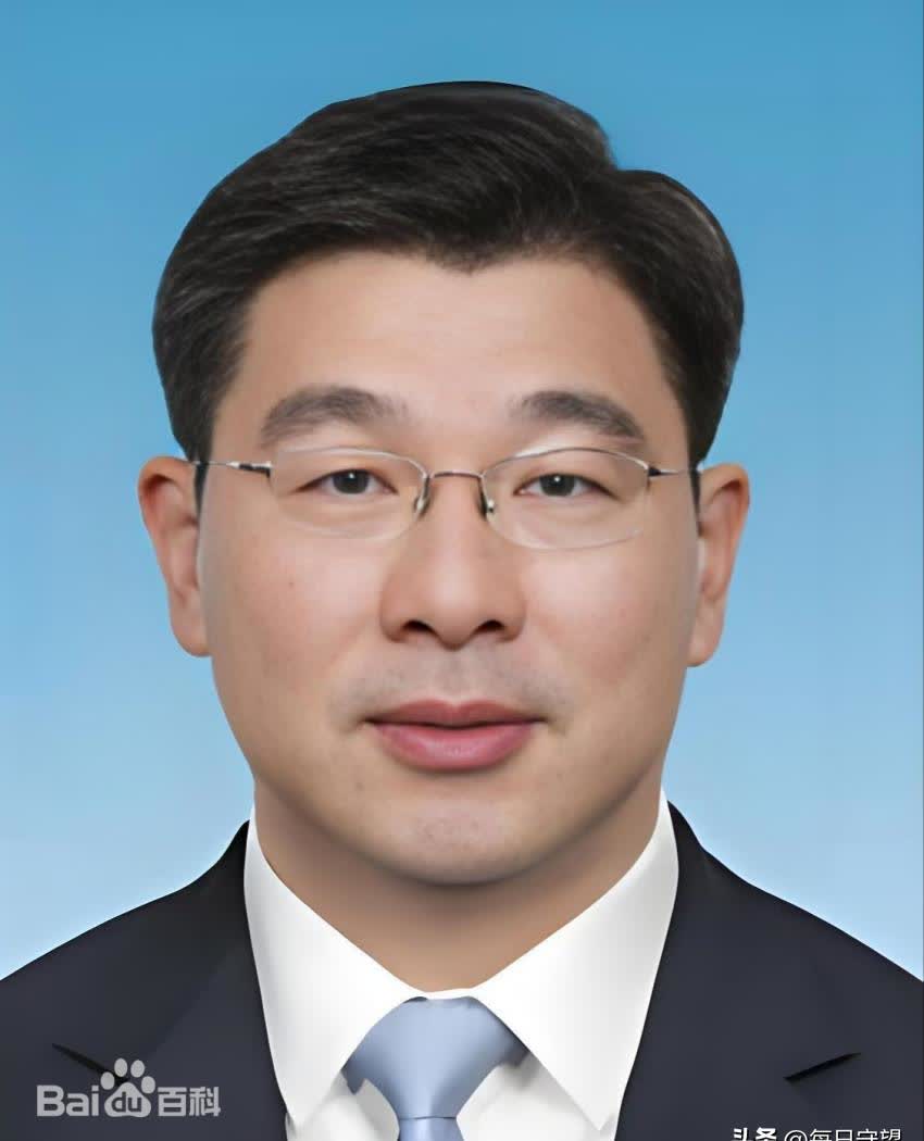 十四届全国人大三次会议在京闭幕