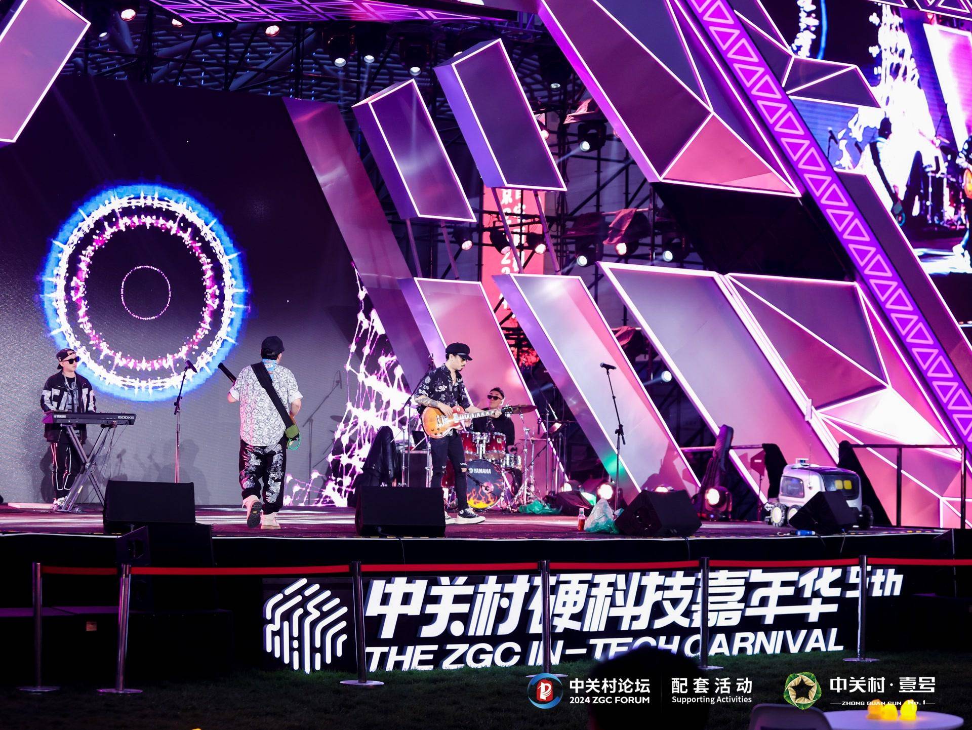 中关村探“新”:看得见、摸得着、走起来!AI“硬科技”助残新力量