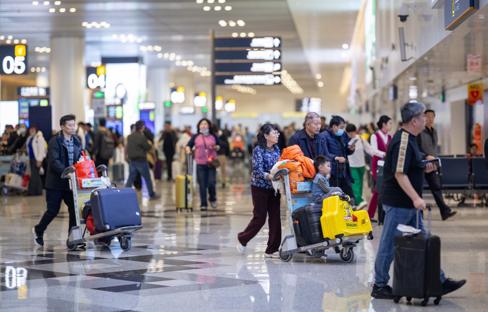 2024年我国民用机场两大运输生产指标均创历史新高