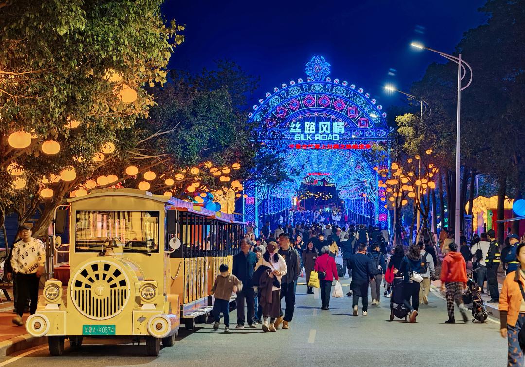 广西推出超300场夜间特色活动激发消费活力