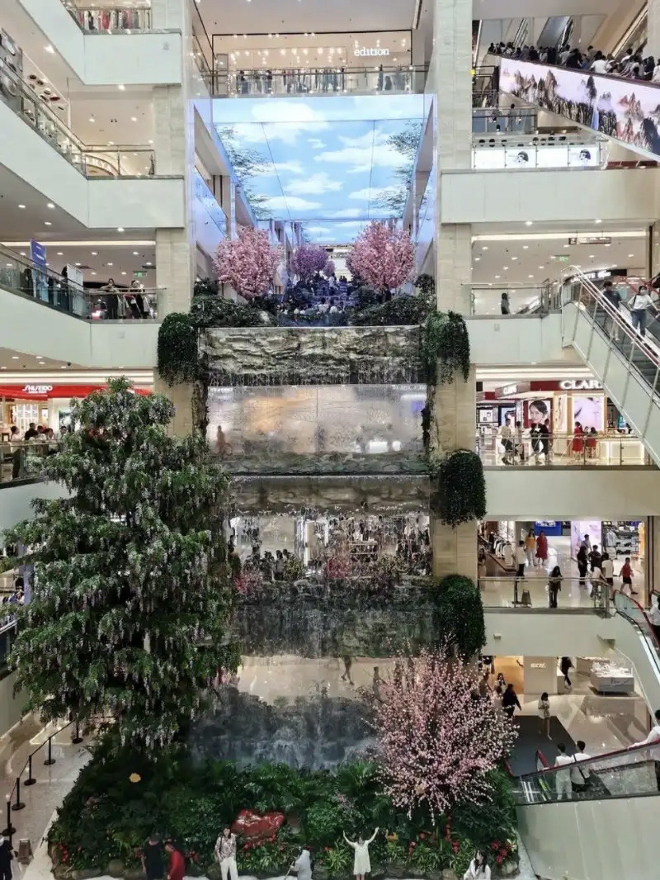 以数观势丨“五一”假期热潮涌动 假日经济活力迸发