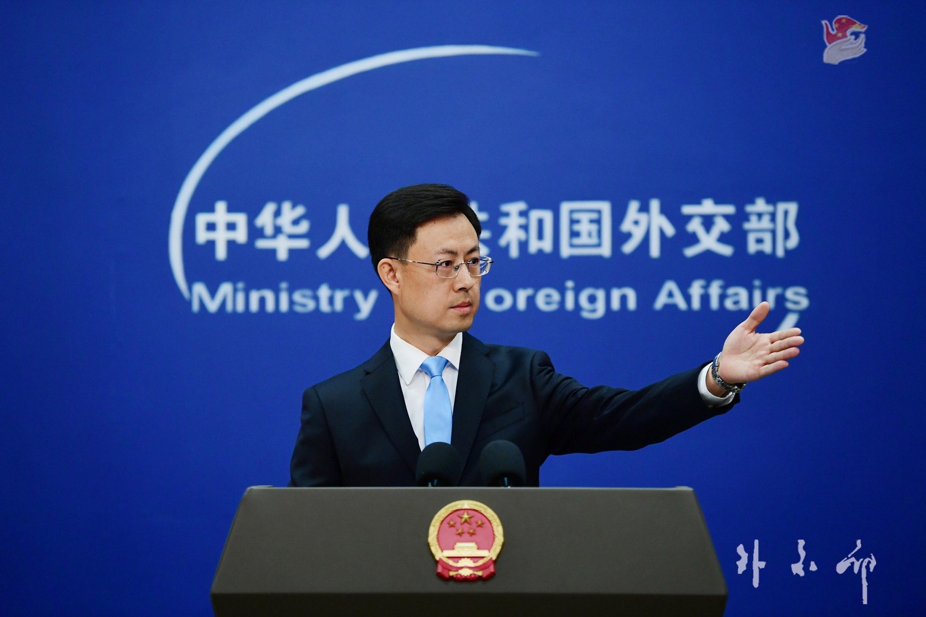 外交部发言人就中美经贸高层会谈答记者问