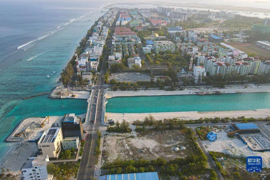 中企承建喀麦隆克里比深水港二期项目正式投入运营