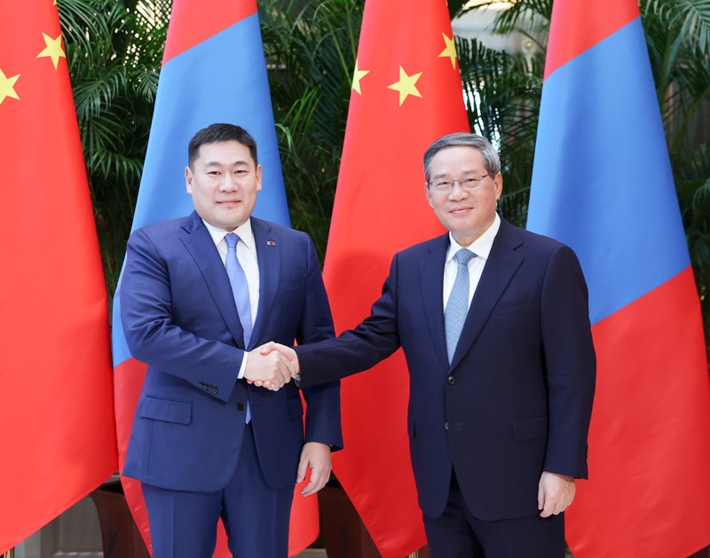 李强同印尼总统普拉博沃共同出席中国－印尼工商界晚宴并致辞