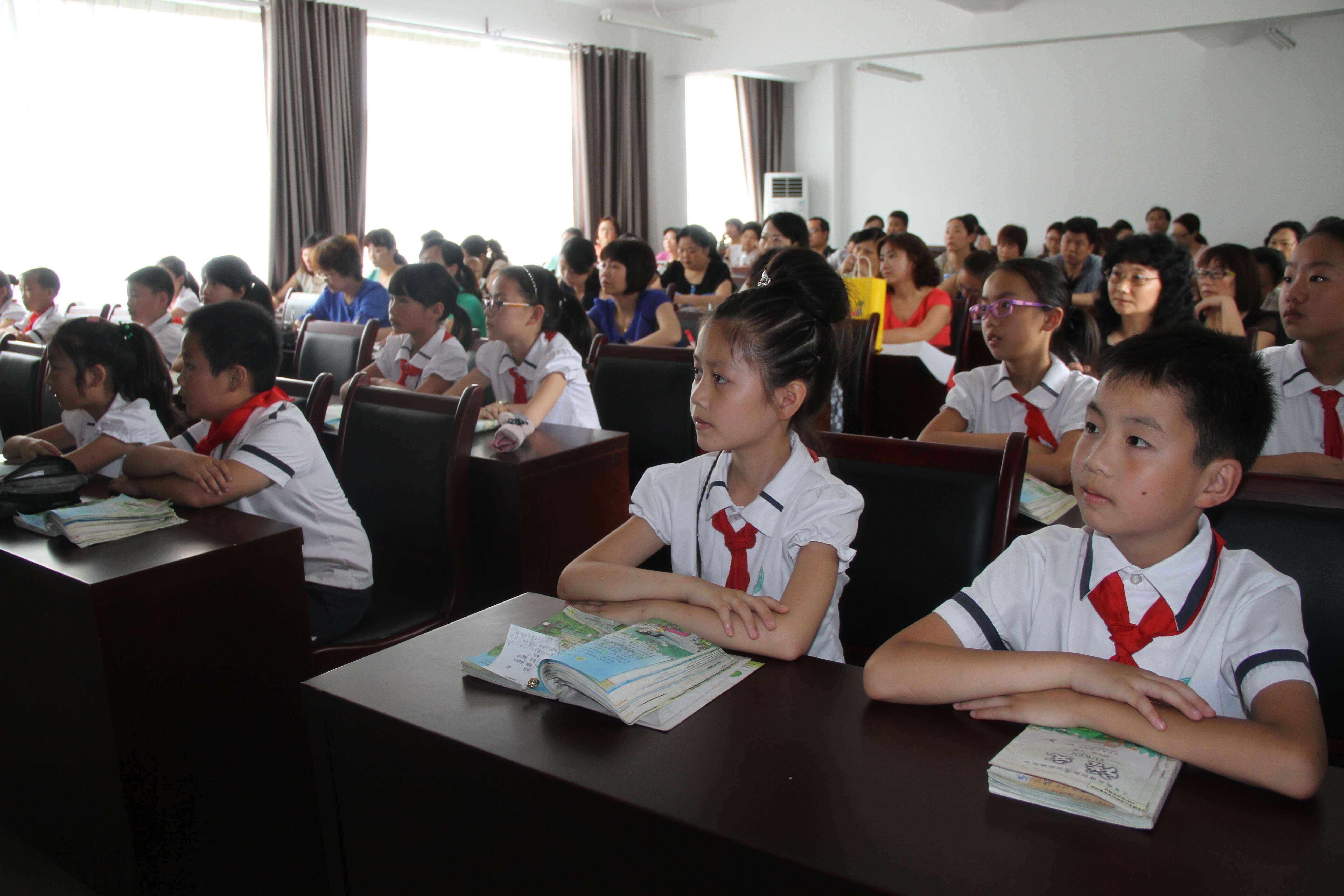 天弘基金防非宣传月创新实践:“小弘花播种计划”启动 投教大篷车深耕乡镇基层