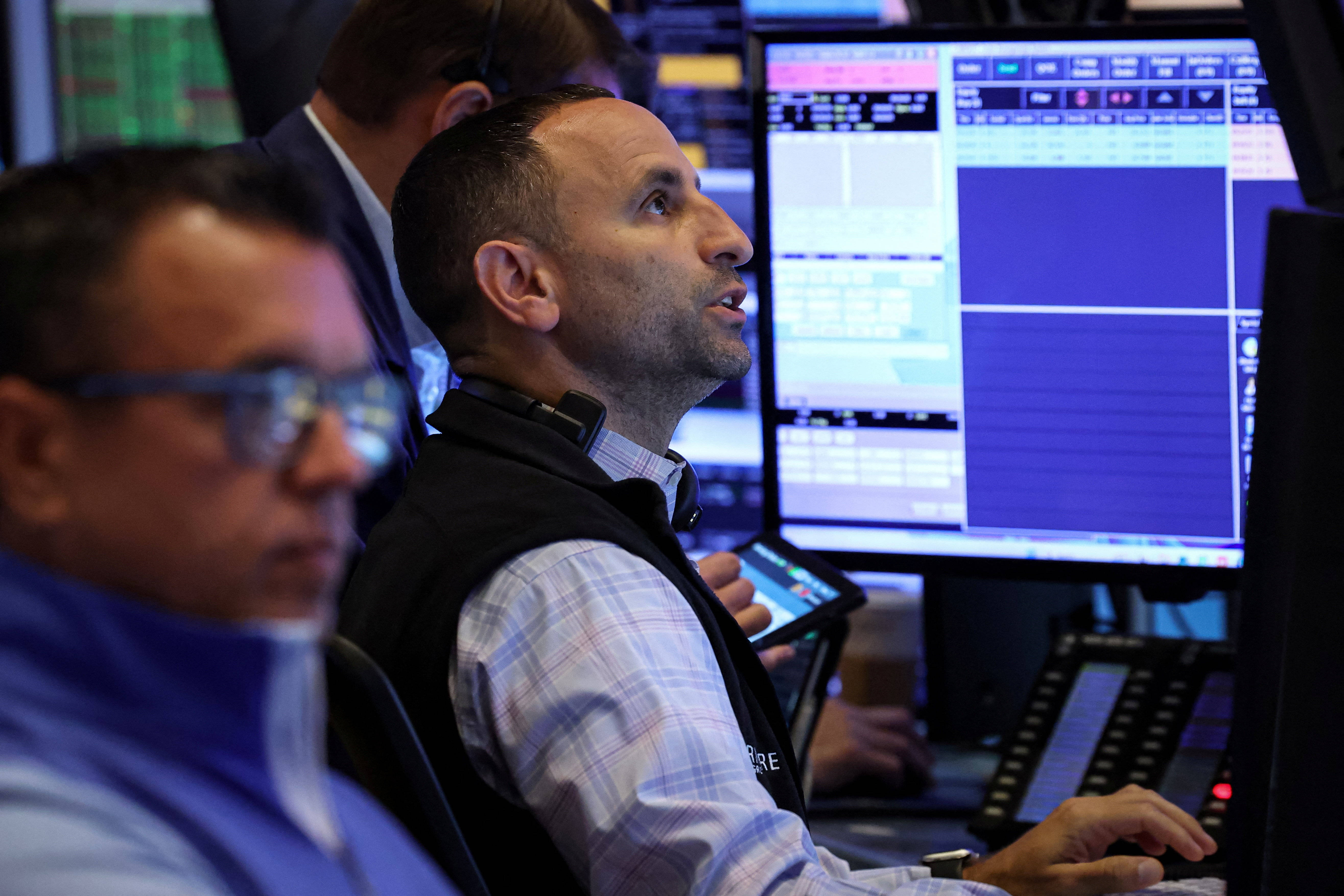 纽约股市三大股指21日下跌