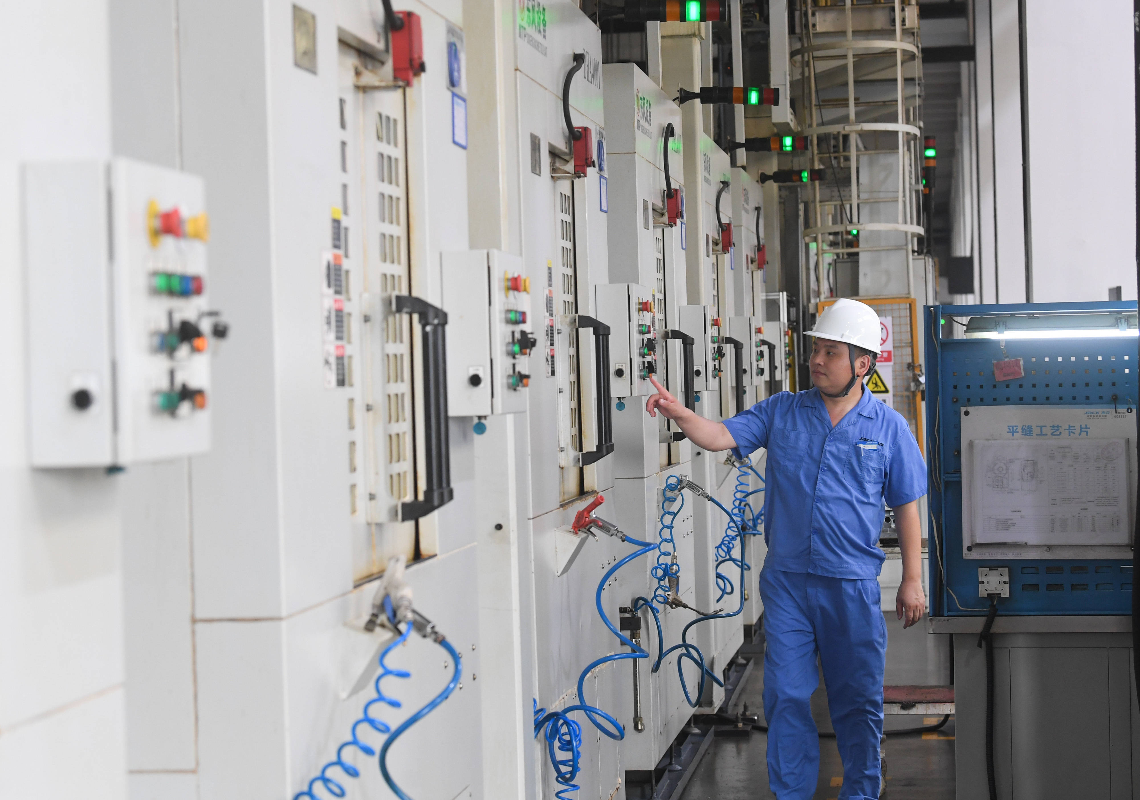 决胜“十四五” 打好收官战｜织密医疗保障网——我国基本医保制度不断完善