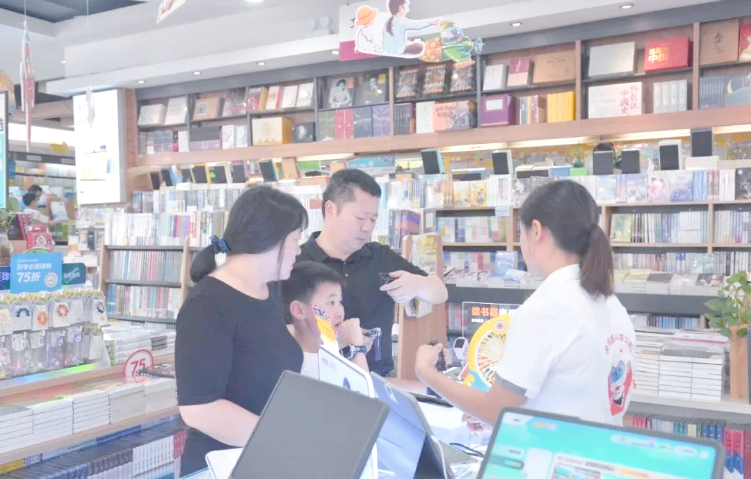 换新需求旺盛 “开学经济”持续升温