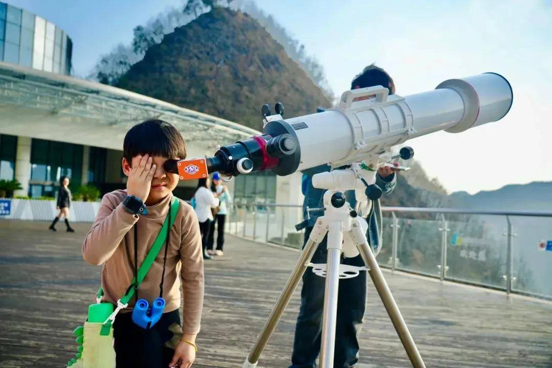 清凉消费、文化消费、研学旅行——暑期经济“热”力全开