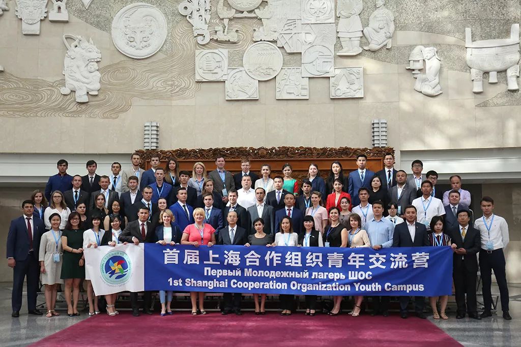 加强民间交往 推进友好合作——习近平主席贺辞为新时代中俄人民相知相亲增添动力