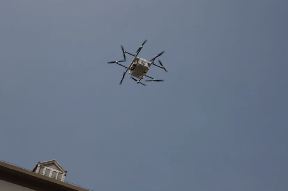 峰飞航空凯瑞鸥首飞160公里农副产品低空无人货运航线