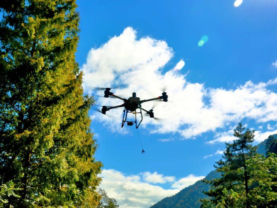 峰飞航空凯瑞鸥首飞160公里农副产品低空无人货运航线