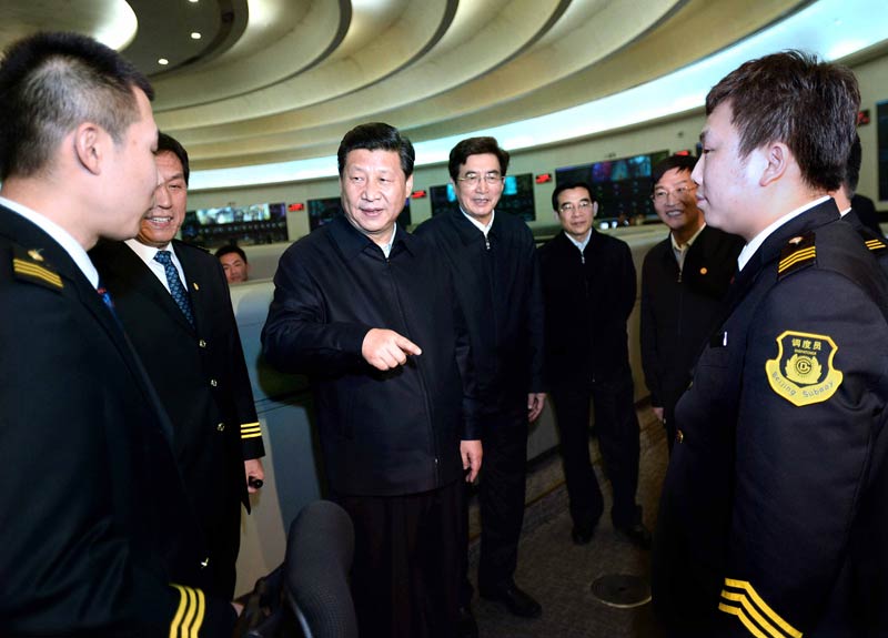 七十载昂扬奋进 共携手再谱新篇——习近平总书记出席新疆维吾尔自治区成立70周年庆祝大会鼓舞广大干部群众同心共创新辉煌