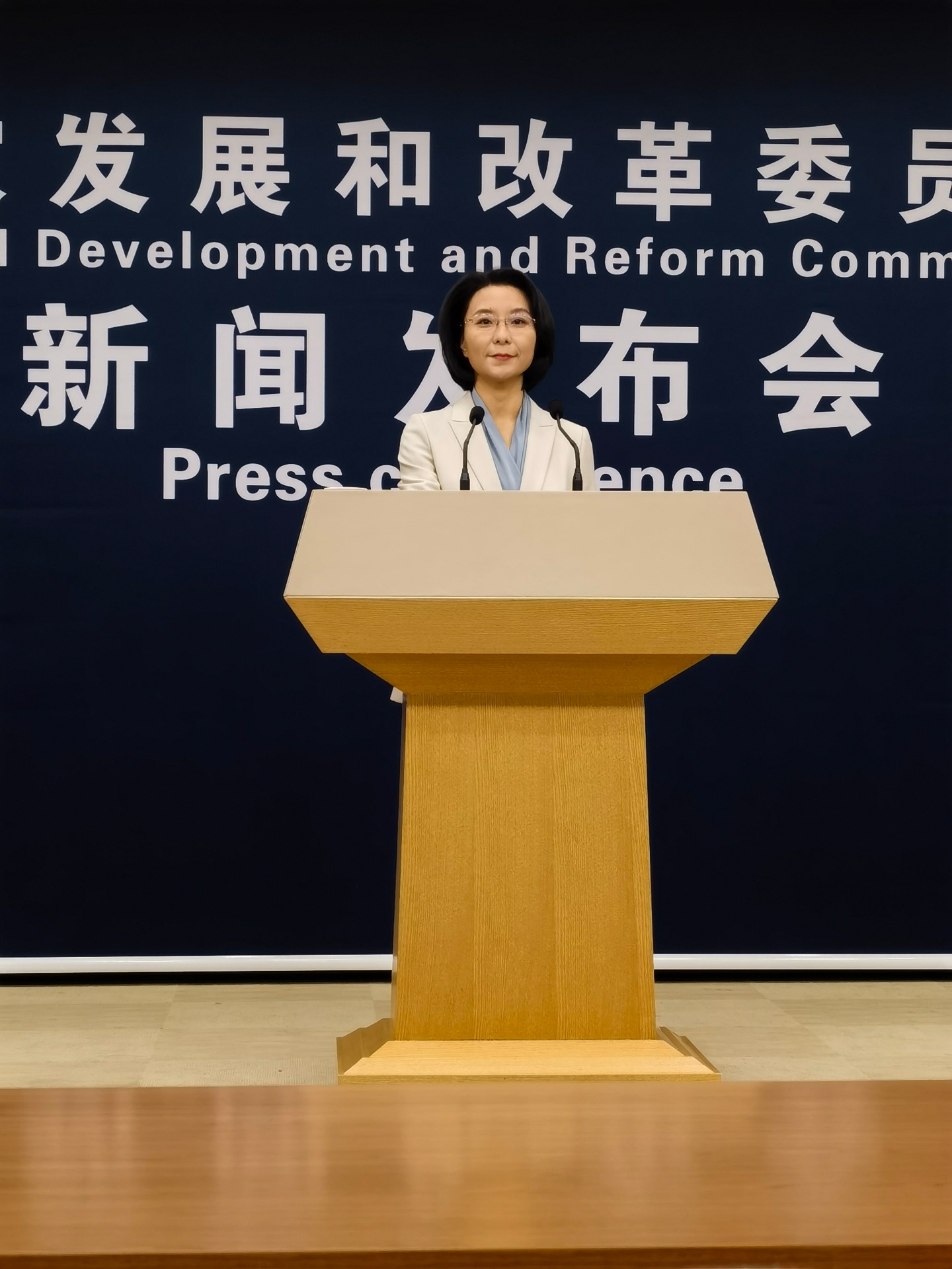 经济形势怎么看?如何推进“三北”工程建设?——国家发展改革委解读经济热点