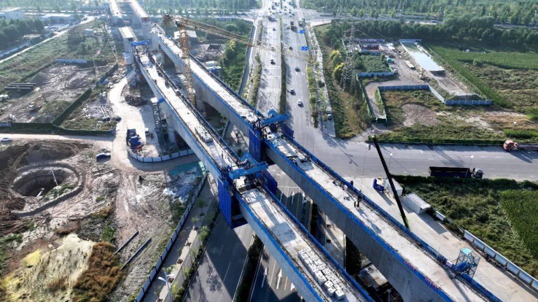 雄忻高铁最大跨度、最大重量转体梁转体成功