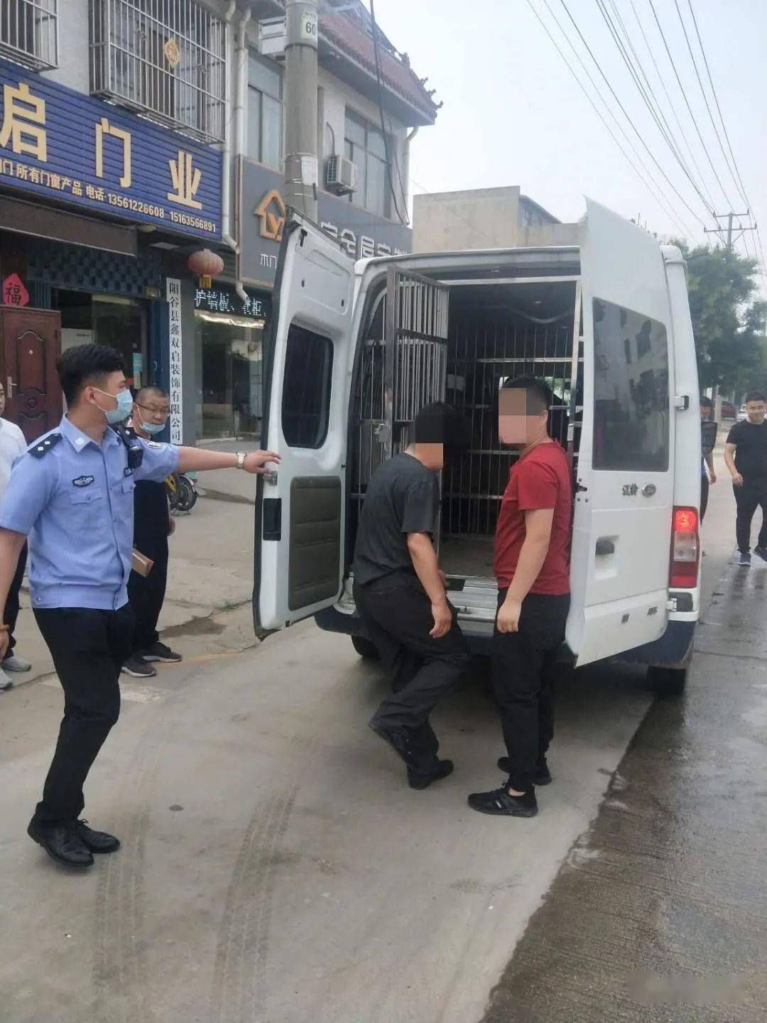 新华调查丨暗中收费、捆绑售险、无法出票……小心山寨订票App陷阱！