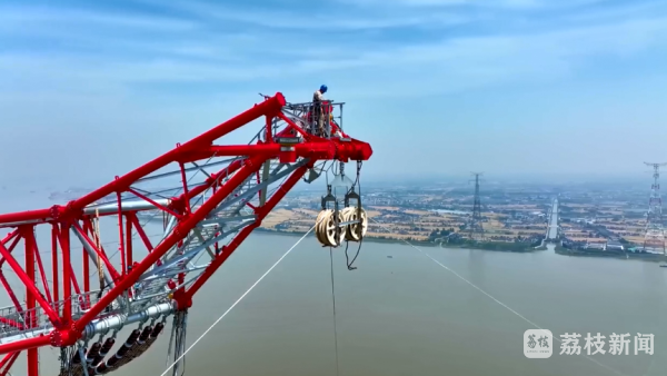 江苏“北电南送”枢纽工程投运 年送电可达100亿千瓦时