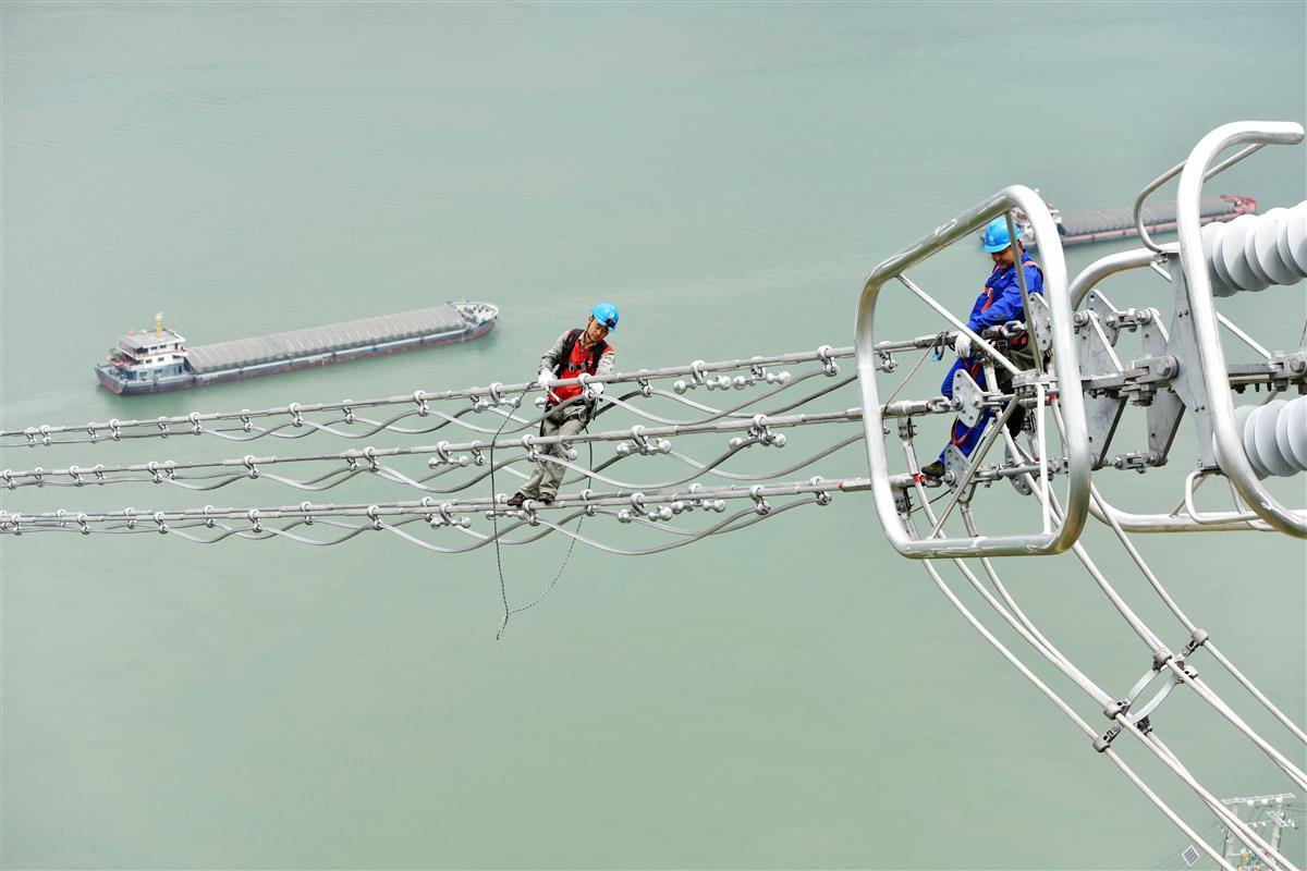 江苏“北电南送”枢纽工程投运 年送电可达100亿千瓦时