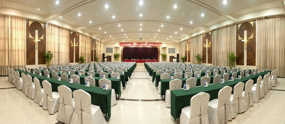 ​青岛港董事长苏建光荣获“2024年度金牛企业家成就奖”