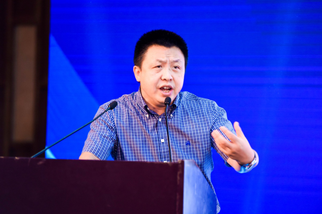 ​青岛港董事长苏建光荣获“2024年度金牛企业家成就奖”