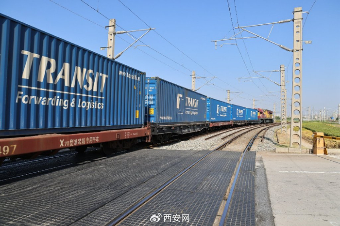 中欧班列累计开行近12万列