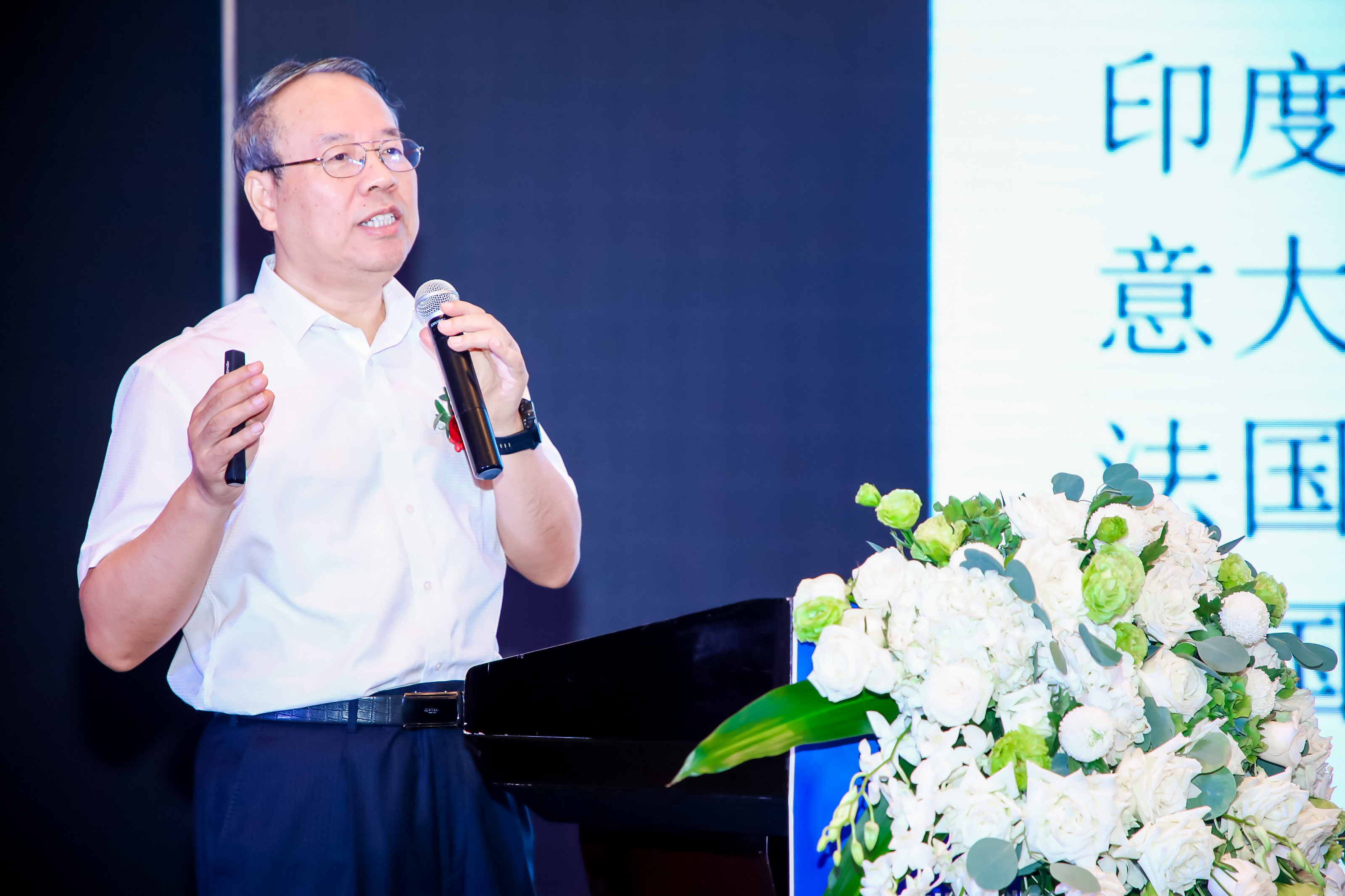 申万宏源：明年年中或迎全面行情 看好科技和制造业板块