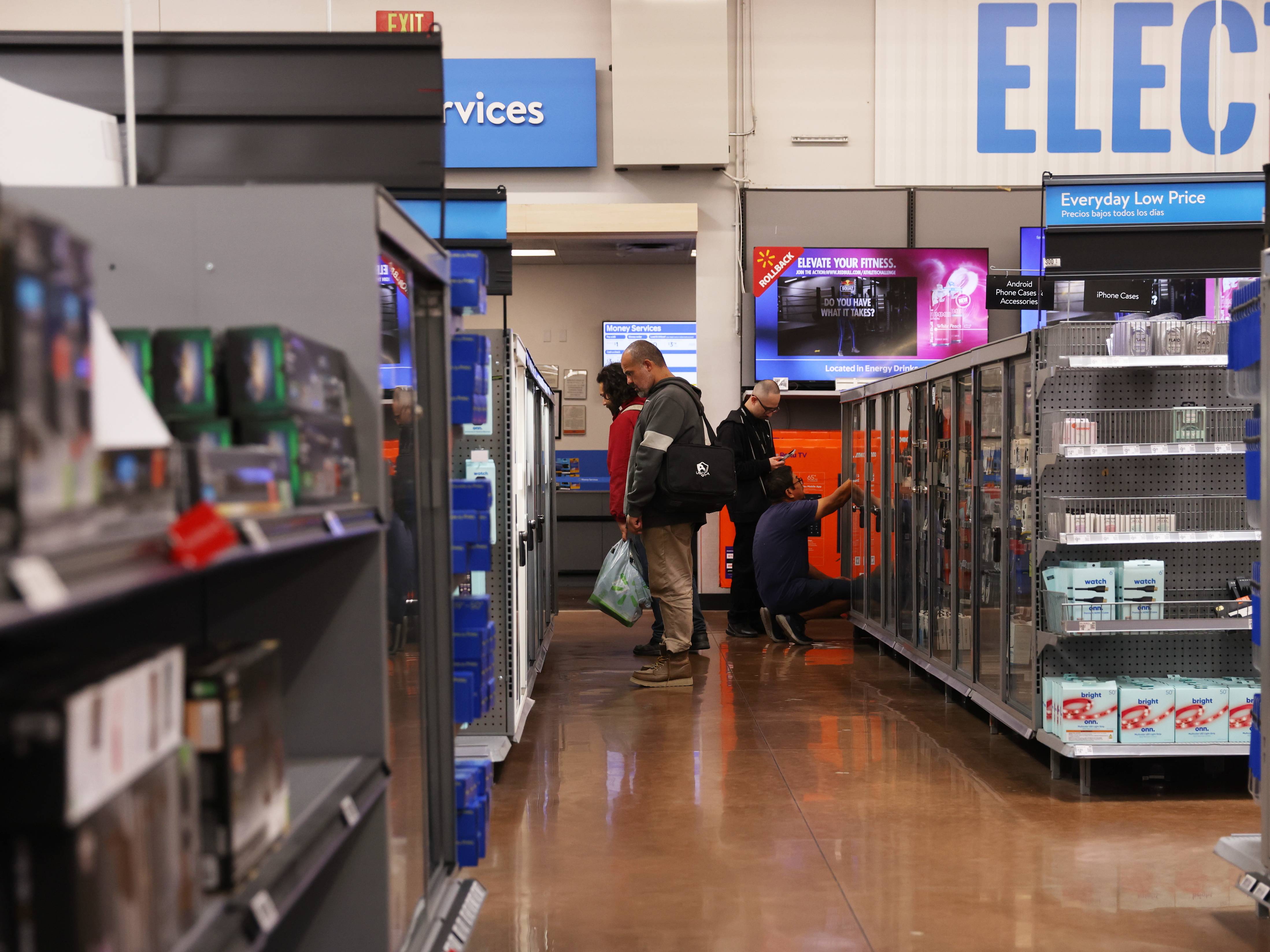 何立峰与美国财政部长贝森特、贸易代表格里尔举行视频通话