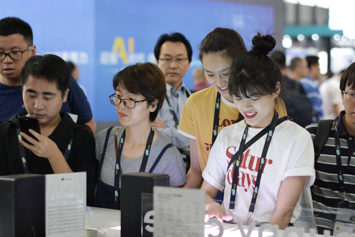 以“连接”之专 中航光电锚定全球高端制造