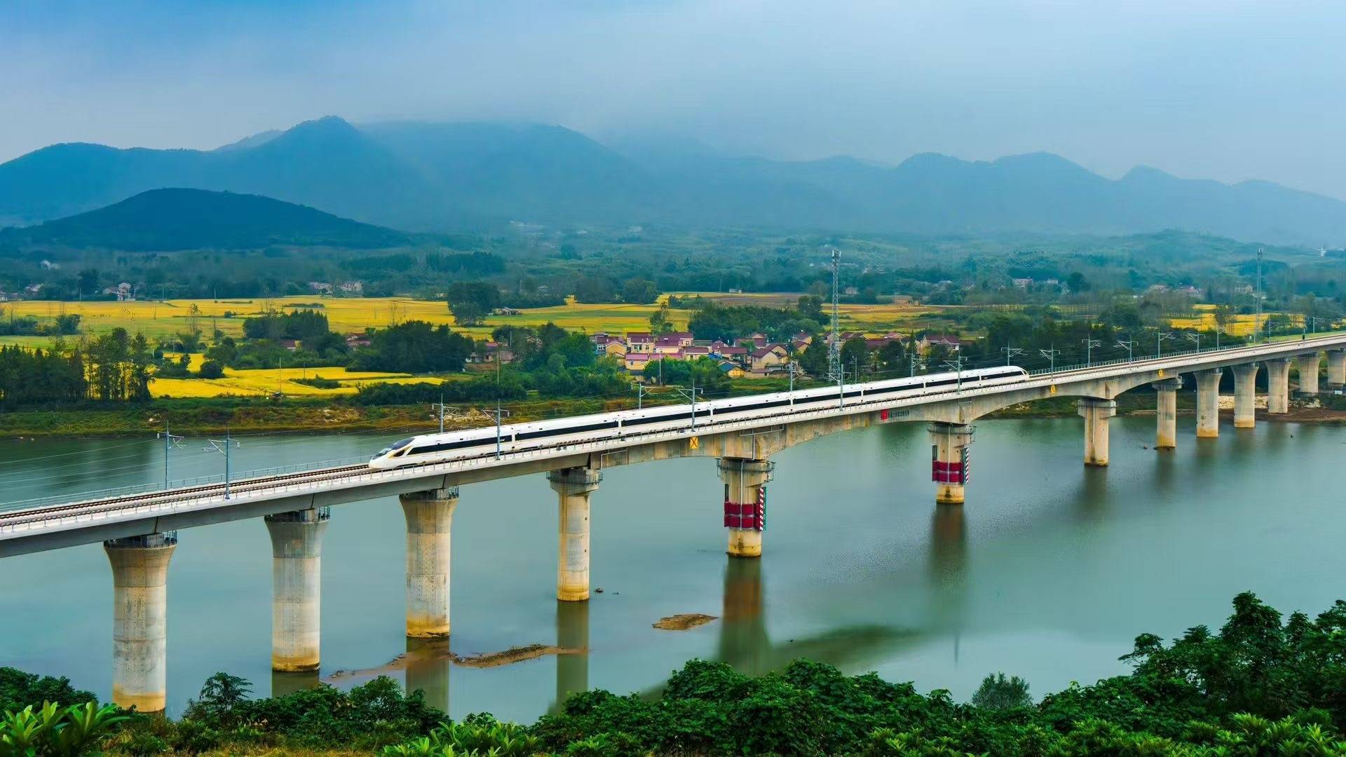 长三角铁路2025年旅客发送量突破9亿人次，创历史新高