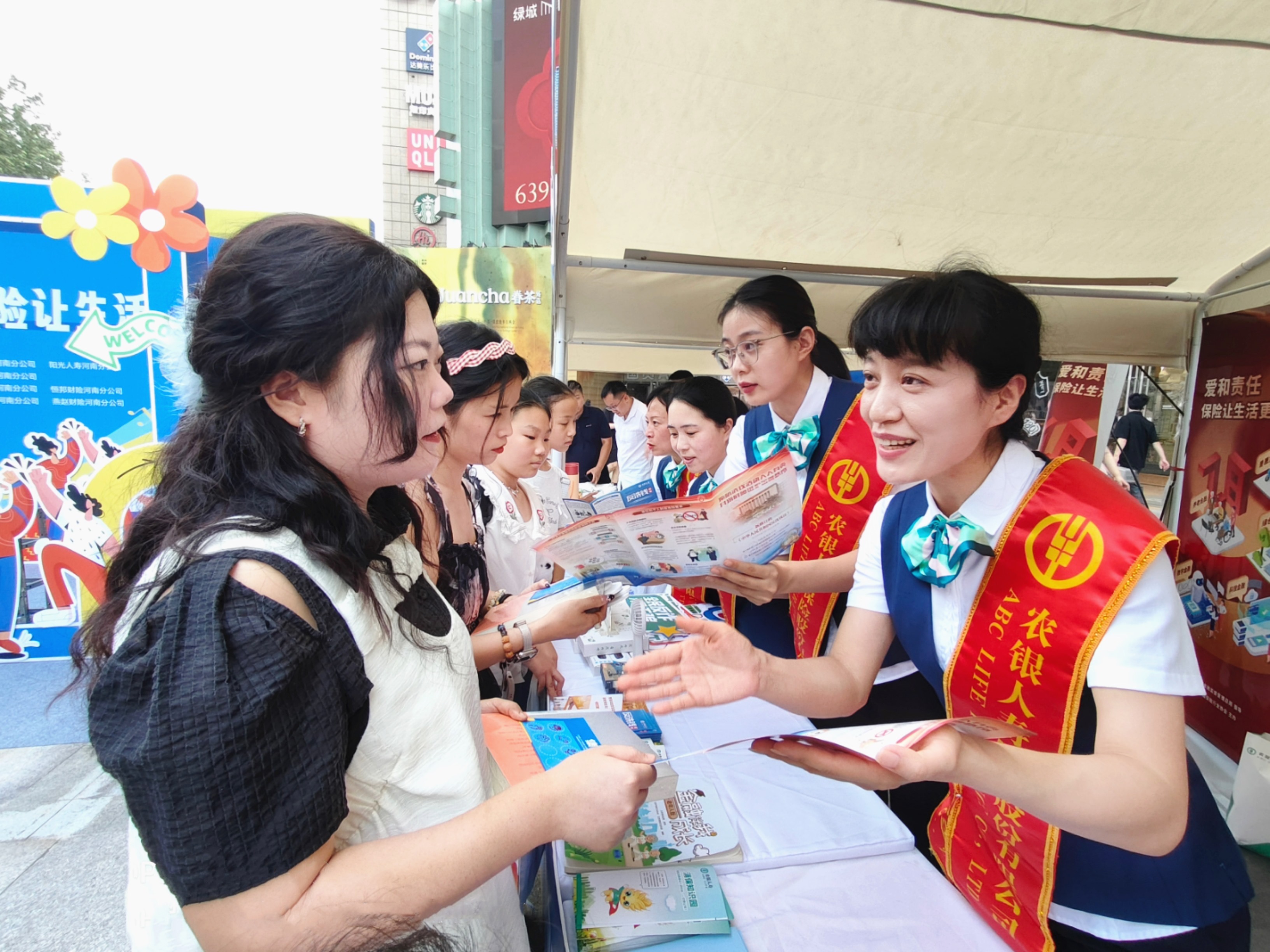 国家外汇局：筑牢外汇市场“防波堤”“防浪堤”