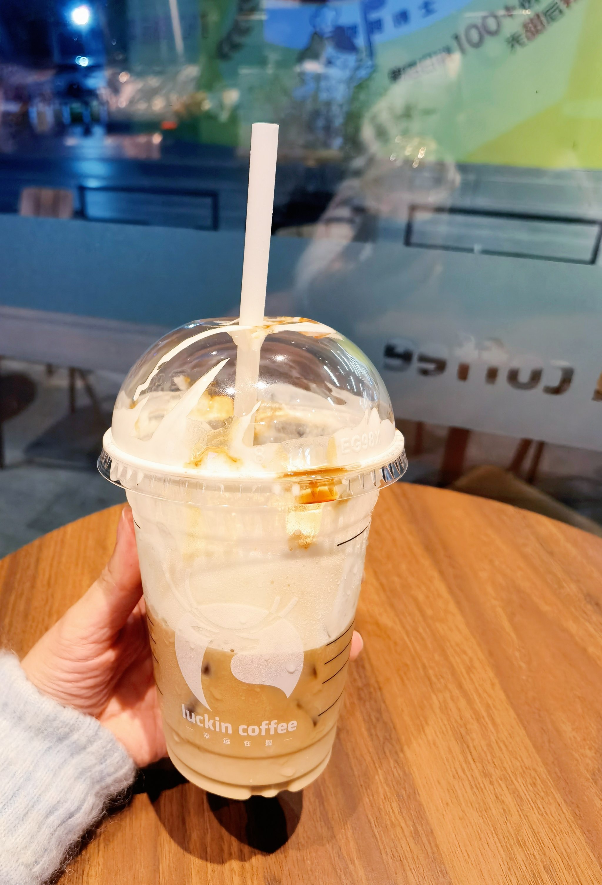 瑞幸一滴酒，库迪一粒米 米香能否敌酱香？网友：谁便宜谁香