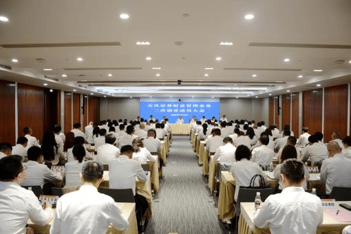 广发基金唐晓斌：算力驱动存储核心资产重估 差异化配置高景气主线