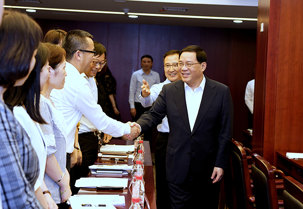 李强在山东调研时强调 坚持远近结合 抓好开局起步 更加扎实有效促发展惠民生增后劲