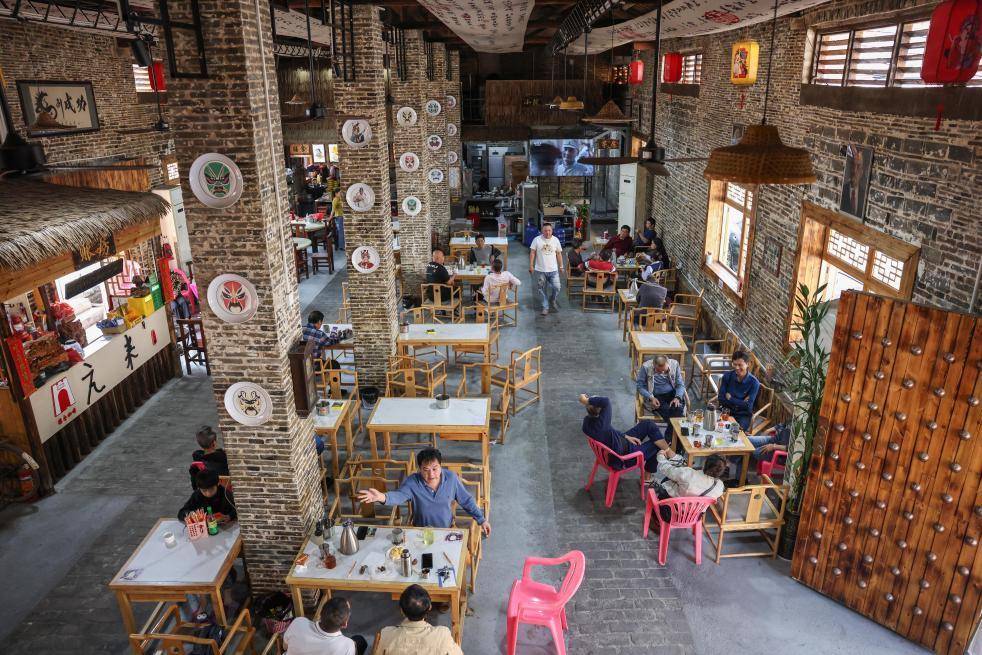 财经聚焦·地方两会经济“拼”图丨拼一流！2026年各地优化营商环境再发力