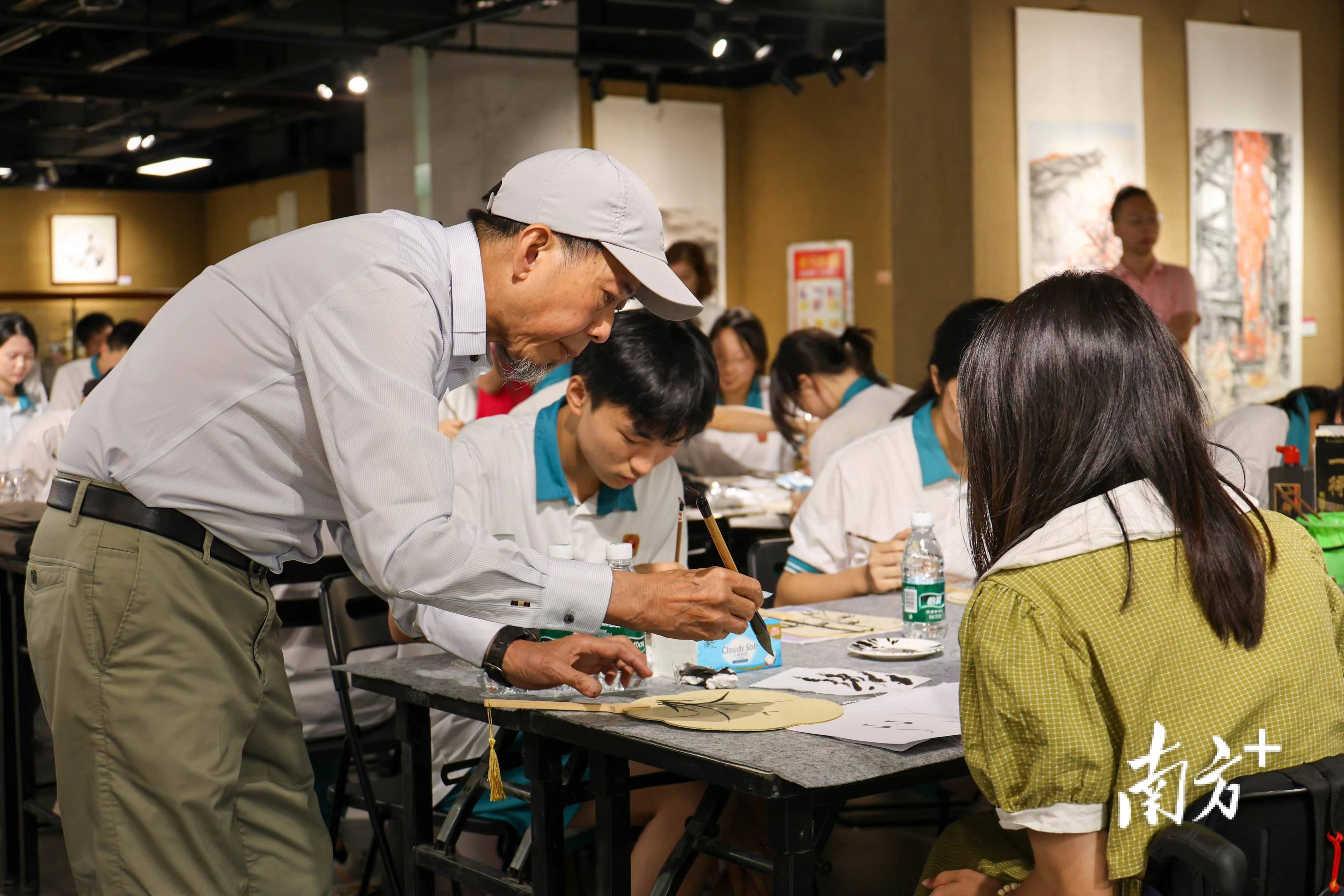 庆阳侨联致谢步长制药子公司 共绘公益新篇章