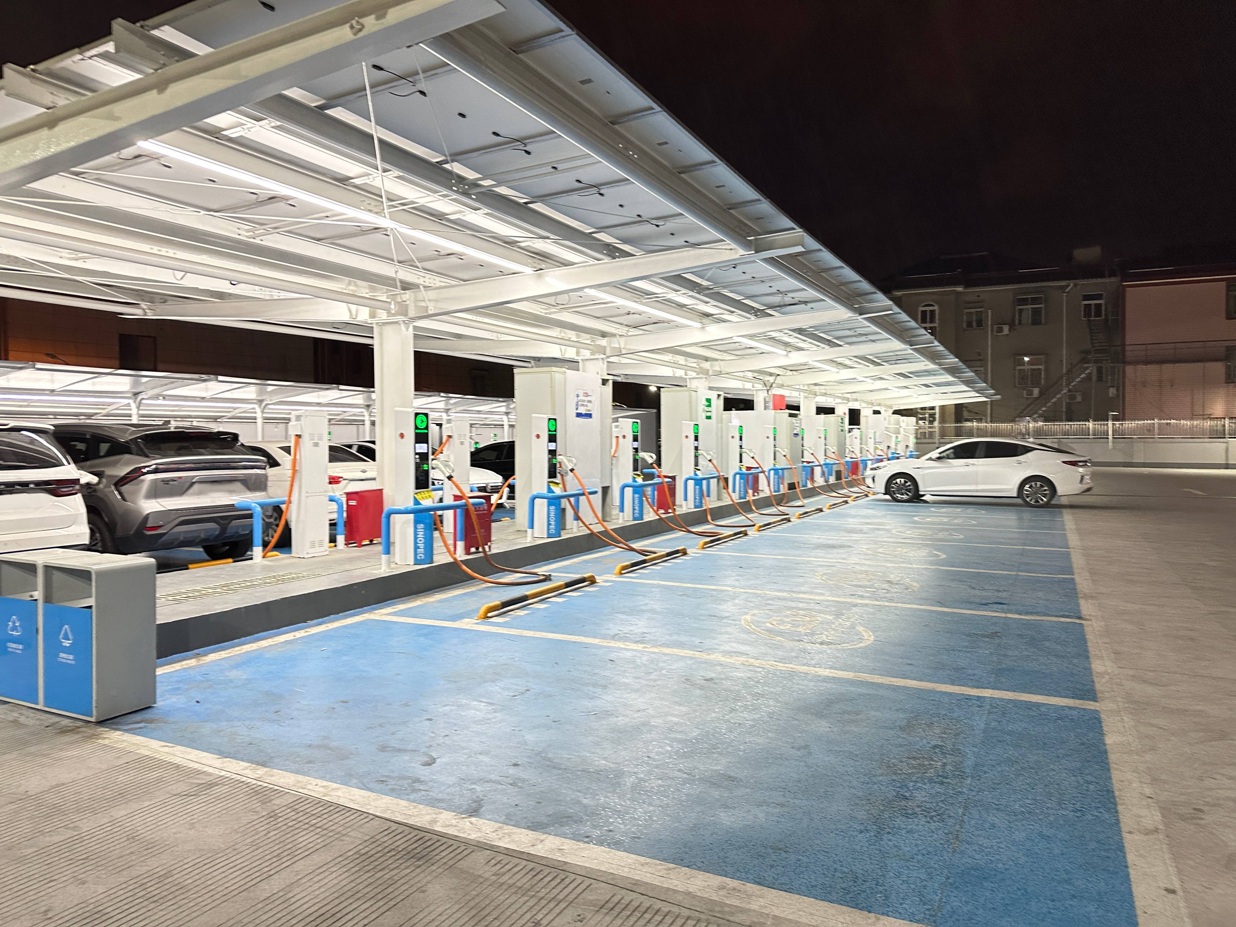 设施升级 充电提速 服务升温——各地多举措护航春运新能源车充电无忧