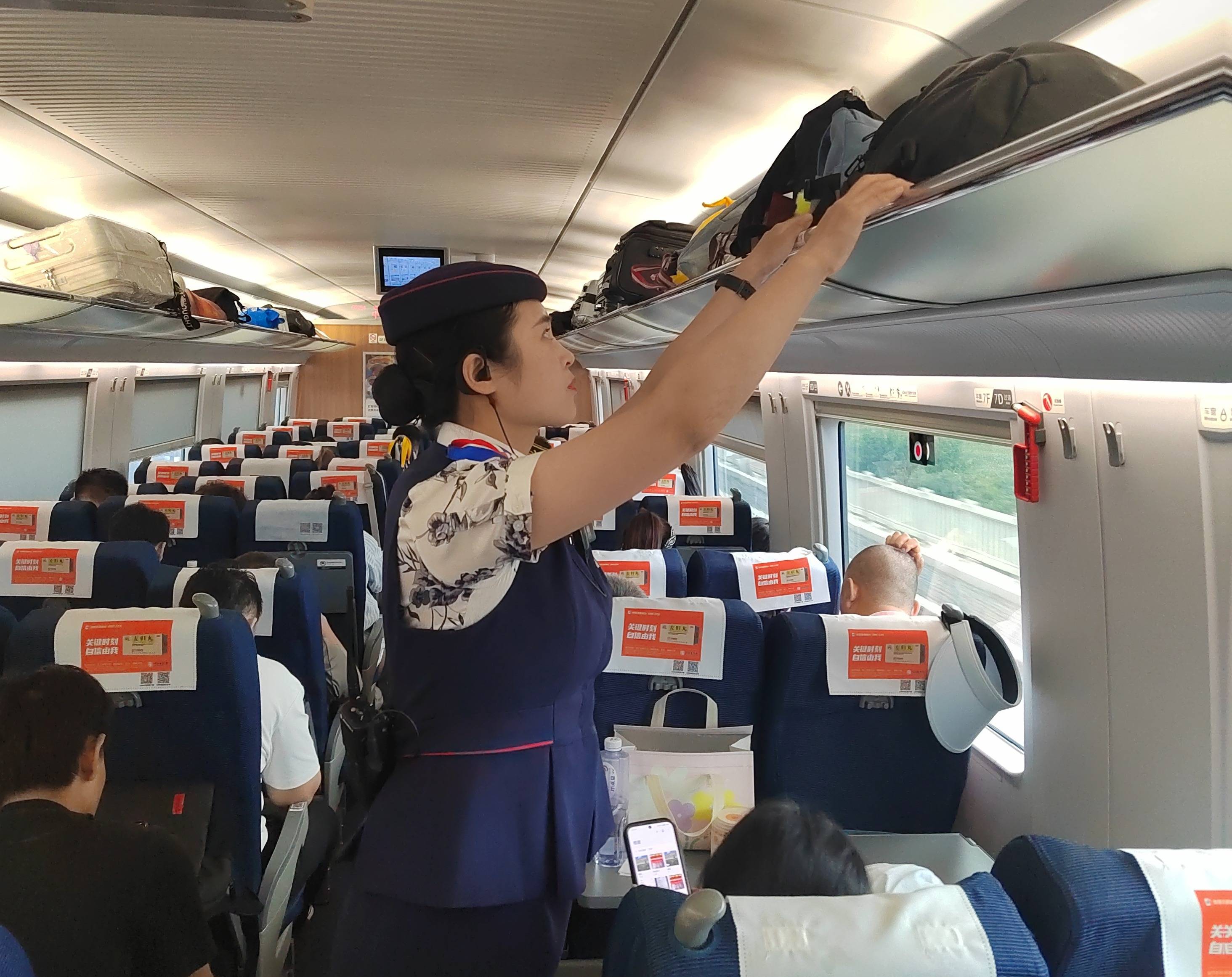 民航全力应对节后返程客流高峰